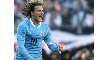Me vino bien hacer goles en el Inter, dijo Diego Forlán