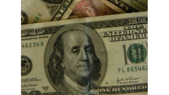 El dólar en su pico más alto en 33 meses: cerró a 22 pesos