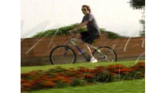 McCartney fotografiado y paseando en bici por rambla de Carrasco