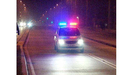 Médico baleó a ladrón que robaba su auto y luego lo atendió