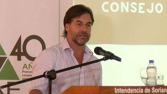 lacalle: la manera de hacer las cosas bien es cooperar entre privados y gobierno