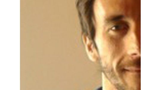 La barra tupamara apoya al joven Alejandro Zavala para el FA