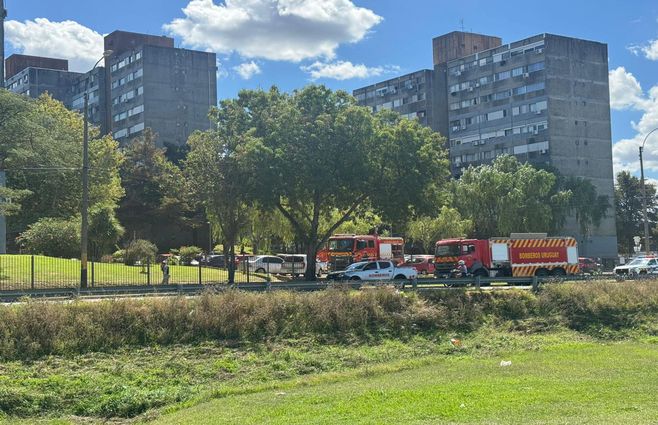 bomberos-incendio-malvín-norte