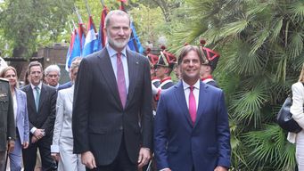el rey felipe vi de espana y el presidente luis lacalle pou se reunieron en suarez y reyes