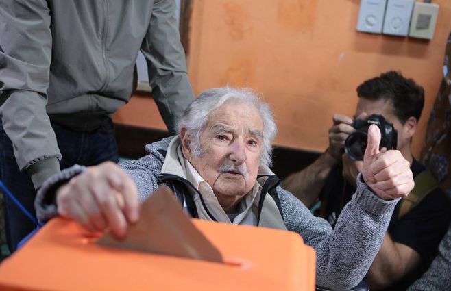 Mujica-vota-FocoUy.jpg