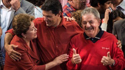 Fernando Haddad, Luiz Inacio Lula da Silva y Dilma Rousseff en Sao Paulo, Brasil, el 20 de octubre de 2012.