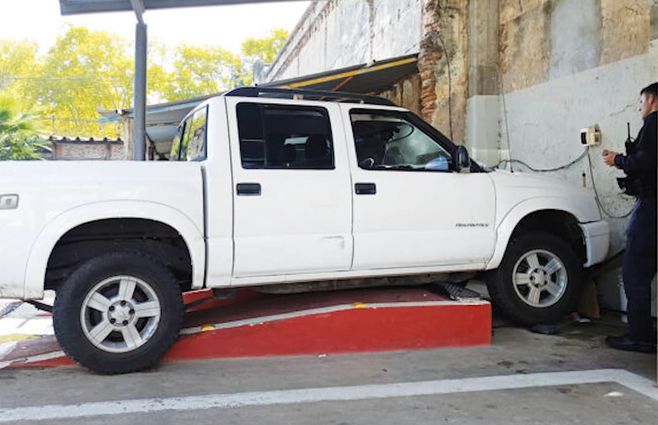camioneta-inspector-trabajador-paysandu