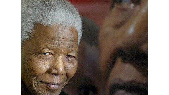 Mandela fue dado de alta tras más de dos semanas hospitalizado