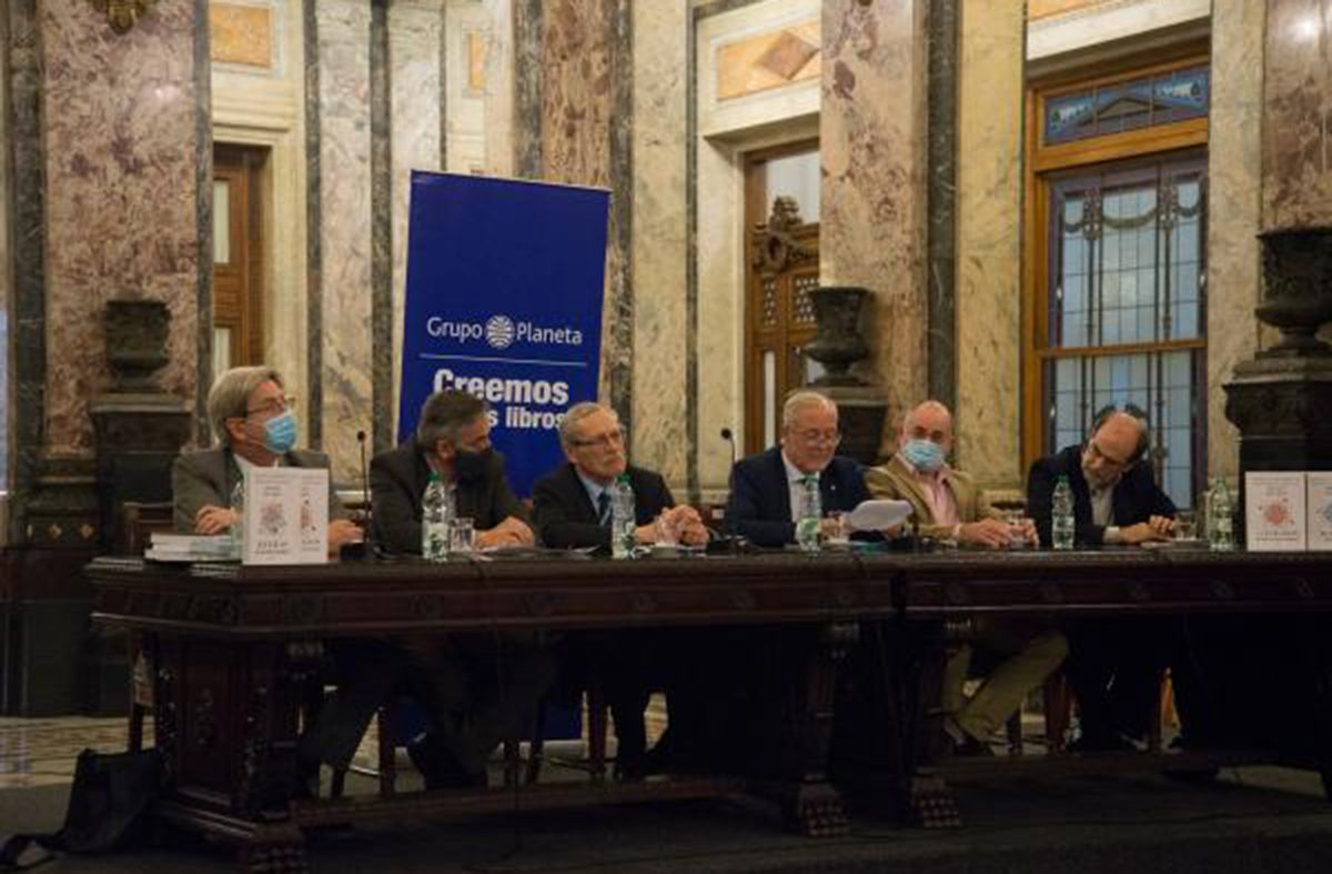 Se realizó en el Parlamento el lanzamiento de la colección Los Partidos y Movimientos Políticos en Uruguay