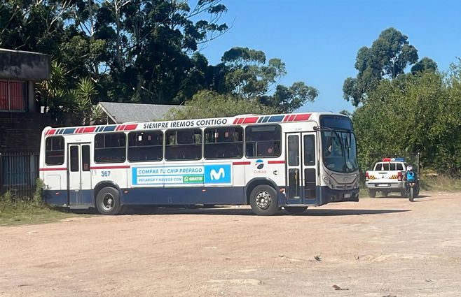 Ómnibus en el que ingresó la bala perdida. Foto: Guillermo Lorenzo.&nbsp;