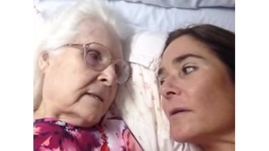 Conmovedor video de mujer con Alzheimer, que reconoce a su hija