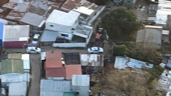 Foto cedida a Subrayado. Imagen aérea de los vehículos hallados en pasajes del barrio Maracaná.