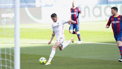 con gol de valverde, real madrid vencio 3-1 a barcelona