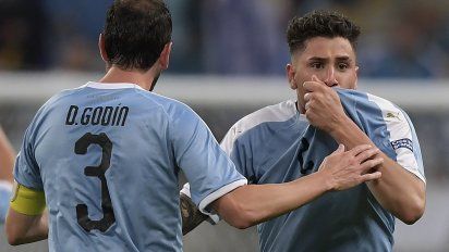 uruguay vence a bolivia y perfila su clasificacion a la proxima fase