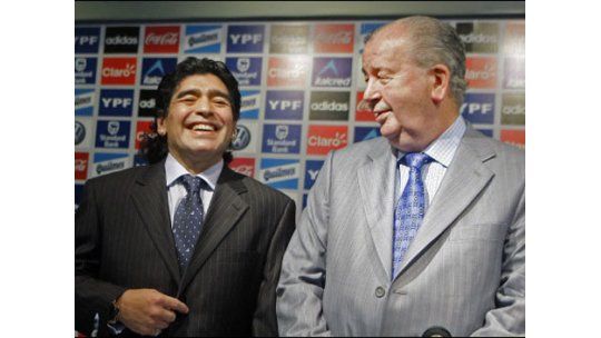 Grondona atacó a Maradona: se fue el mufa y le ganamos a Irán