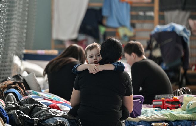 Refugiados de Ucrania en Polonia. Foto: AFP.