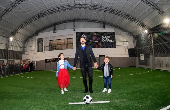 Suarez-inaugura-su-complejo-de-canchas.jpg