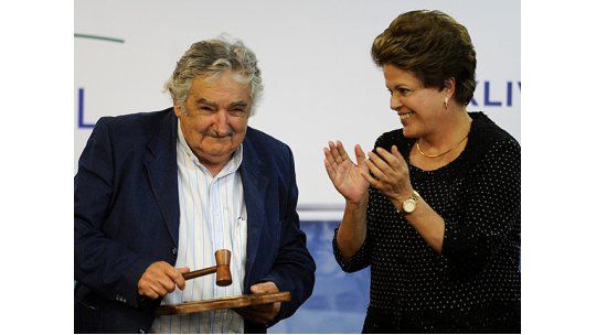 Mujica Dilma martillo