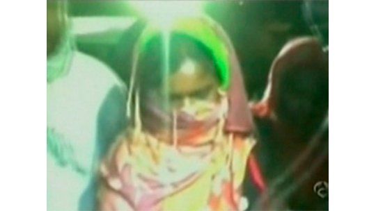 Una joven en India fue condenada a sufrir una violación masiva