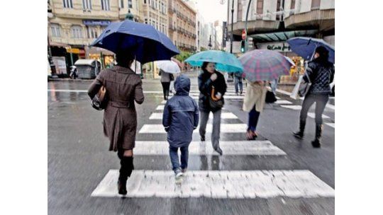 Hoy y mañana lloverá abundante; el domingo mejorará
