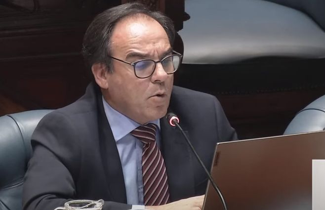 Robert-Bouvier-interpelación-mayo-17.jpg