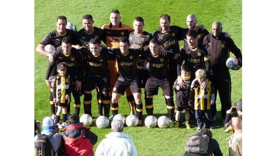 Peñarol empató 2-2 con Olimpo en el Centenario