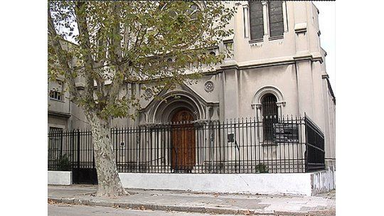 En plena semana Santa coparon una iglesia de Reducto
