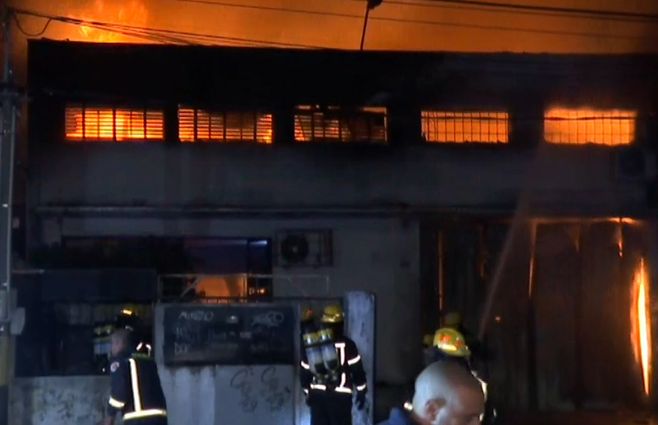 incendio-pinturería-noche-sábado