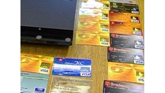 Detienen a un búlgaro por gran estafa con tarjetas clonadas