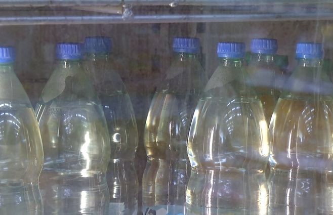 agua-embotellada-botellas.jpg