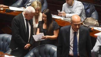 Carlos Negro en Comisión Permanente. Foto: Foco UY