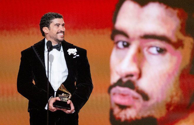 Bad Bunny gana el Grammy al mejor Álbum del Año. Foto: AFP