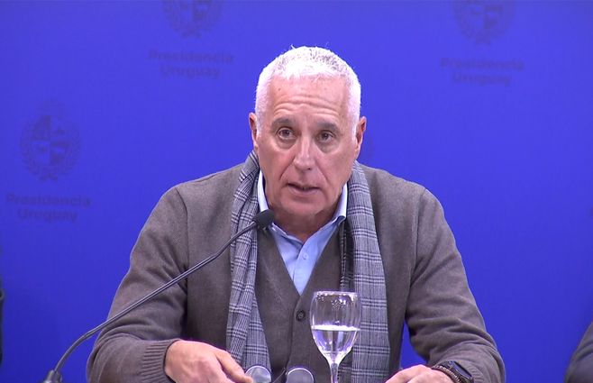 Defensa e Interior firmaron convenio para uso de vehículos militares "de cinco tipos" por parte de la Policía Nacional