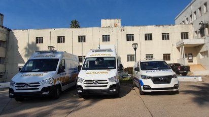 tres nuevas ambulancias en cerro largo, dos especiales para trasladar positivos covid-19