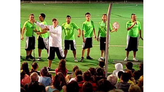 Zíngaros se prepara para el Carnaval con grandes figuras