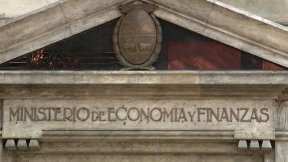 deficit fiscal sube a 5,9% del pib por caida de ingresos y aumento de seguros de paro