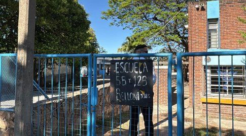 Escuela 55 y escuela 123, en Jardines del Hipódromo. Foto: María Eugenia Scognamiglio, Subrayado.