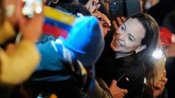 maria corina machado llego a oslo, saludo a venezolanos y aseguro que la tirania de maduro acabara muy pronto