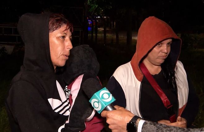 Daiana da Silva (izquierda) y Verónica Peñaflor, manifestantes.