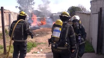 Bomberos en acción. Foto: Subrayado.