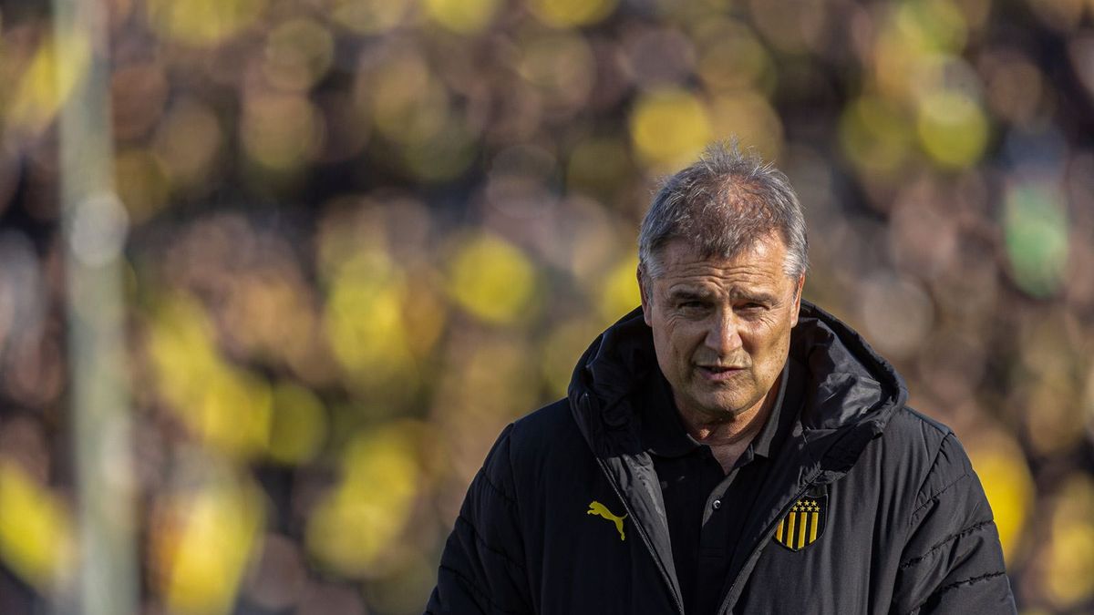 Con la necesidad de ganar, Peñarol visita a Cerro en el Tróc
