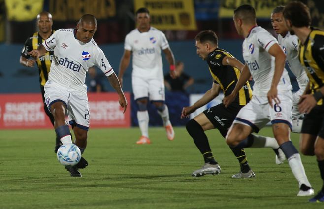 clasico verano 2023 foco uy jugadas (4).jpeg