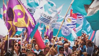 bajo la consigna la coalicion en marcha, se llevan adelante concentraciones en distintos puntos de montevideo