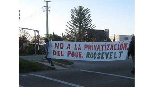 Otra protesta en el Parque Roosevelt contra el estadio de Peñarol