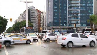 Los semáforos permanecieron apagados durante la noche y la mañana de este lunes.