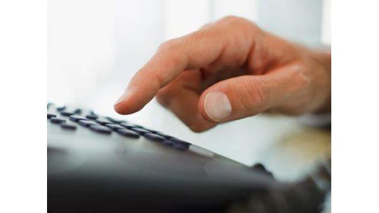 Intiman a Movistar y Claro a terminar con los “telulares”