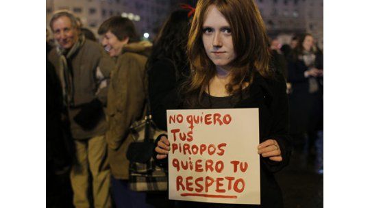 Hombre mató de cinco puñaladas a su ex pareja, docente de 33 años
