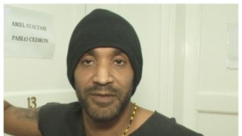 Diego Alonso en el papel de un boxeador apodado El Garza en la telenovela Sos mi hombre de Canal 13. El actor argentino tiene una extensa trayectoria.