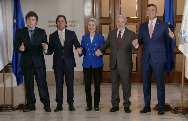 Milei, Lacalle Pou, Ursula Von der Leyen, Lula Da Silva y Santiago Peña.