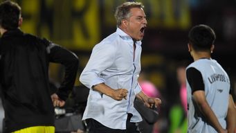 agonica victoria de penarol ante liverpool en el centenario: este triunfo me emociono, dijo aguirre
